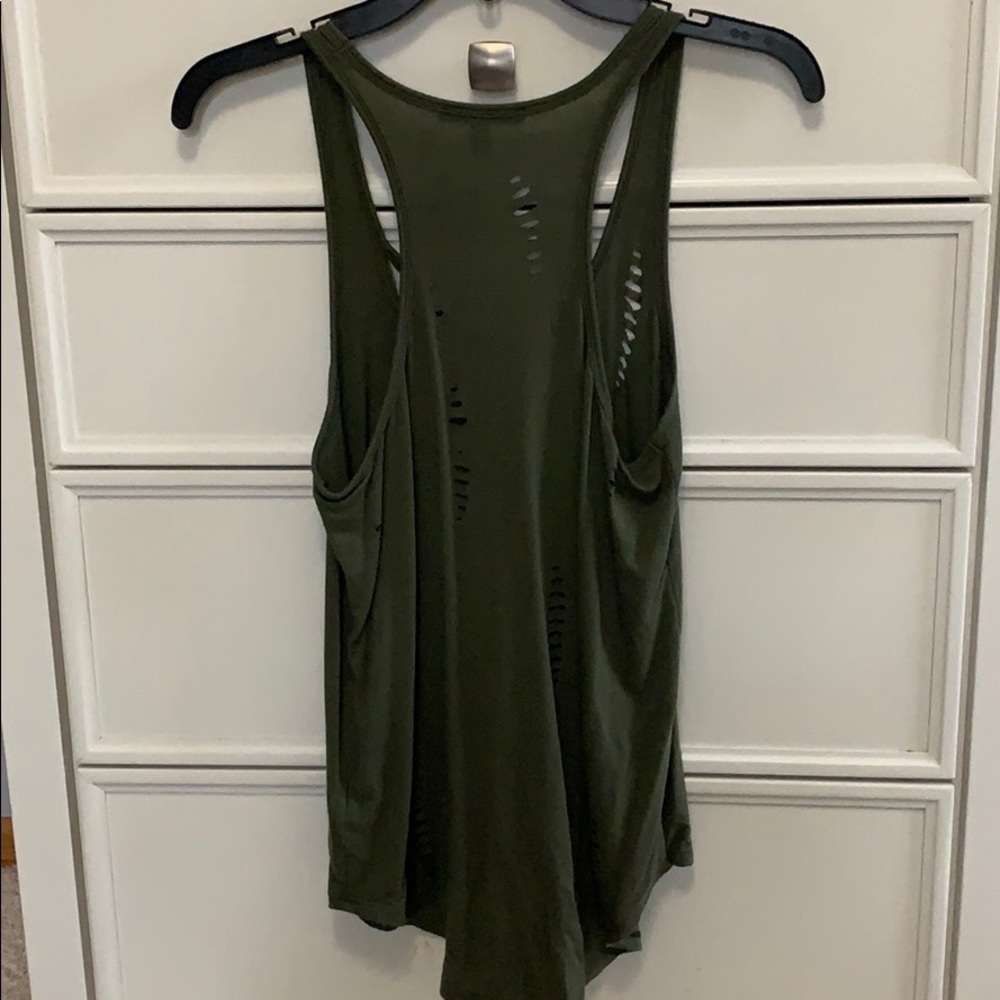 Express Distressed Tank - Picture 5 of 5